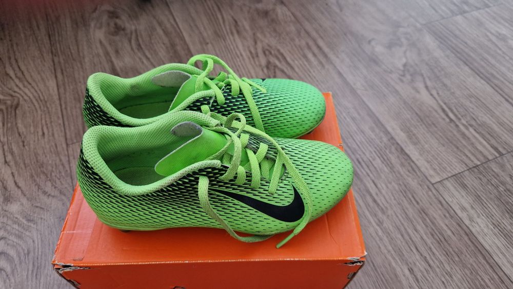 Продаются детские бутсы