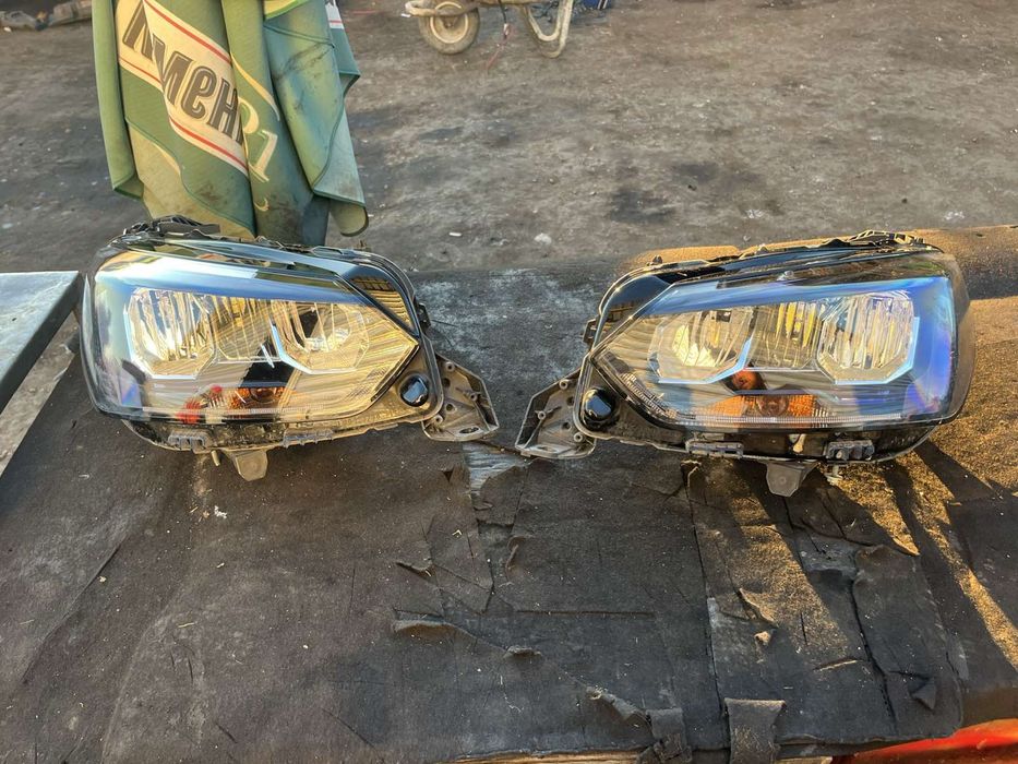 Фар десен Led technology PEUGEOT 208 лед 2021год оригинален перфектен