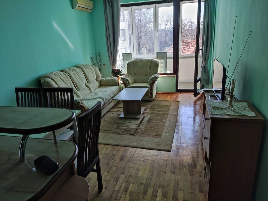 Собственик отдава под наем Двустаен апартамент в кв.Левски 1