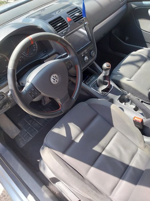 Vând golf 5  2.0 tdi