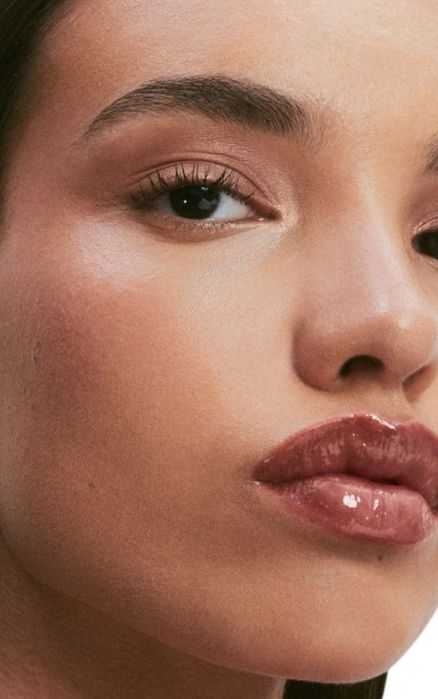 YSL Gloss Volupte гланц червило .от 90лв