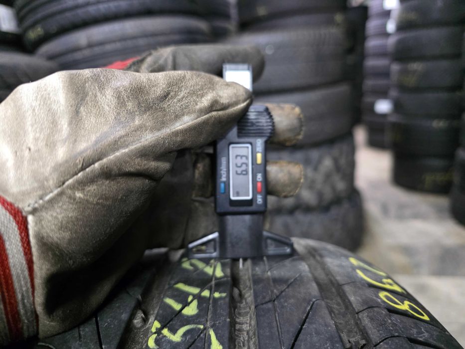 2бр Летни гуми 235 50 18 - Continental