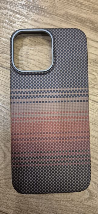 Чехол iPhone 16 pro max 2 разных