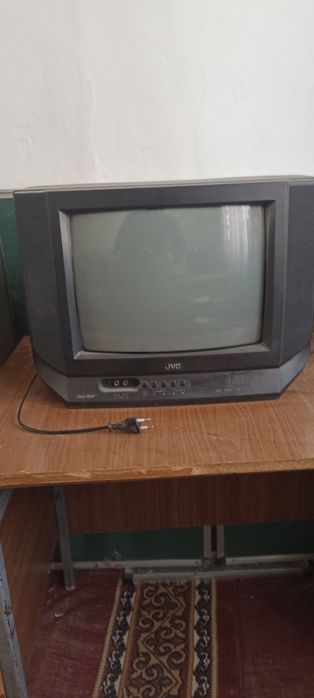 Телевизор маленький