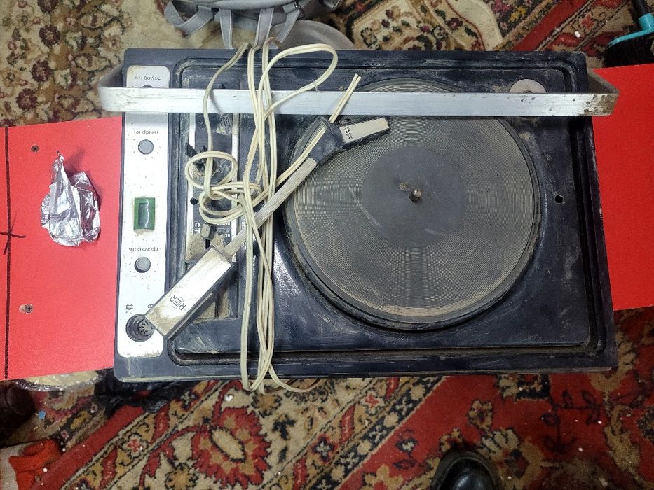 Проигрыватель ссср отдам