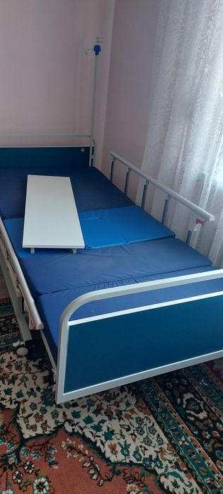 Медицинская кровать