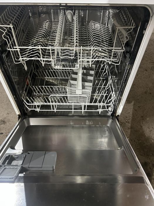 Продавам съдомиялна машина INTUITION – изправна