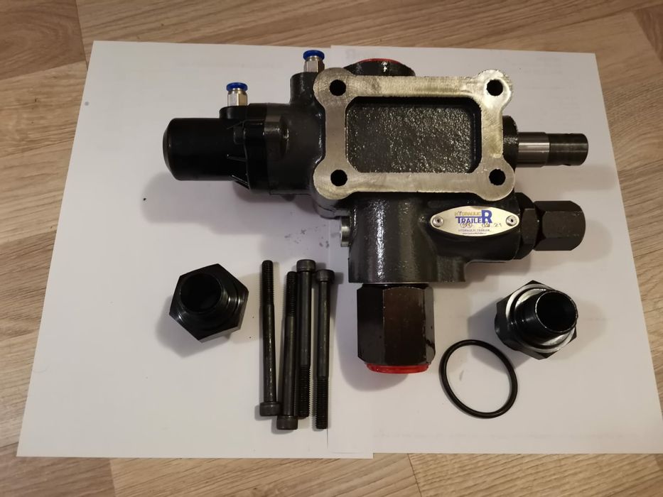 Piese hidraulice basculare rezervor pompa etc Man Iveco Scania Volvo D