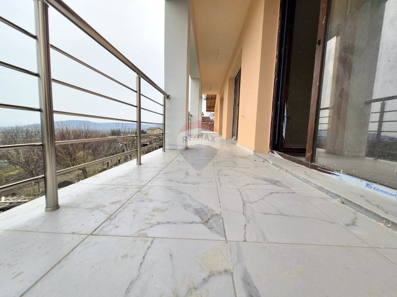 Продава се Къща в с. Рогачево, Област Добрич - 244 кв.м за 1148 €/кв.м - Снимка #10