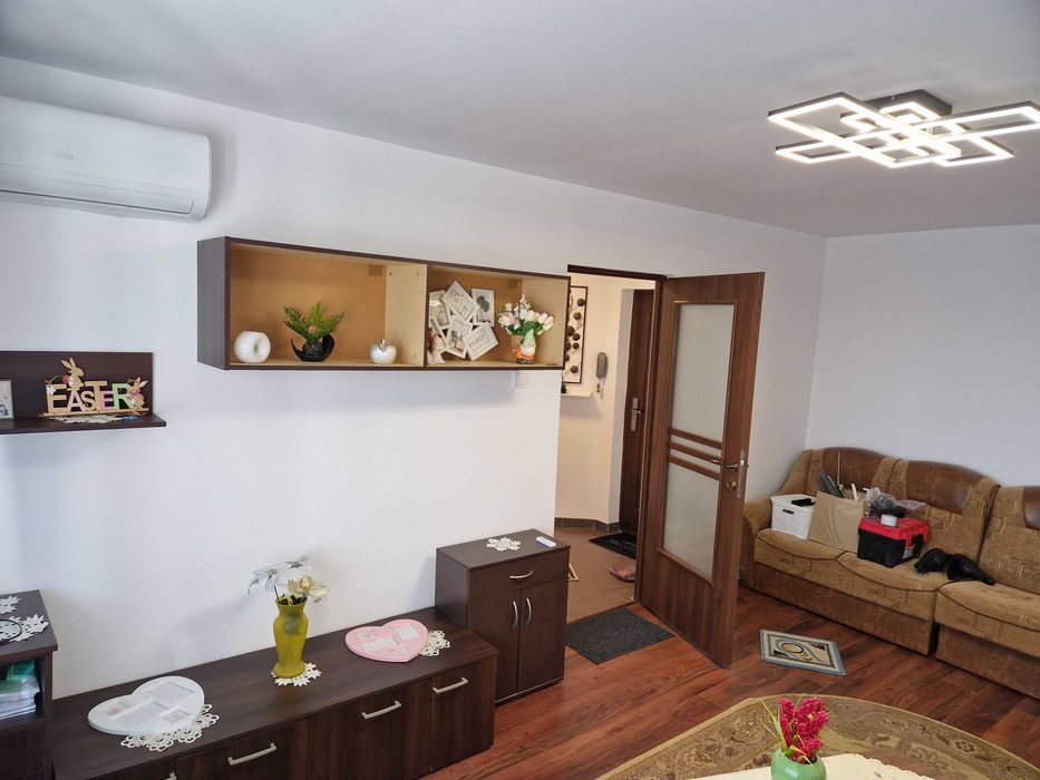 Ofer spre închiriere Apartament 2 camere decomandat. Stefan Cel Mare