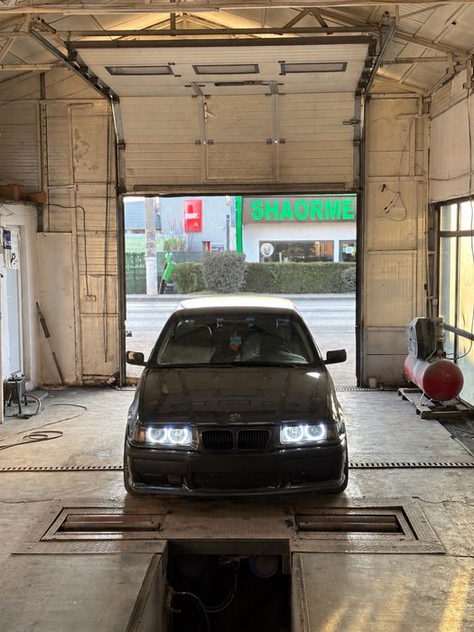 Bmw E36 sedan m50b20