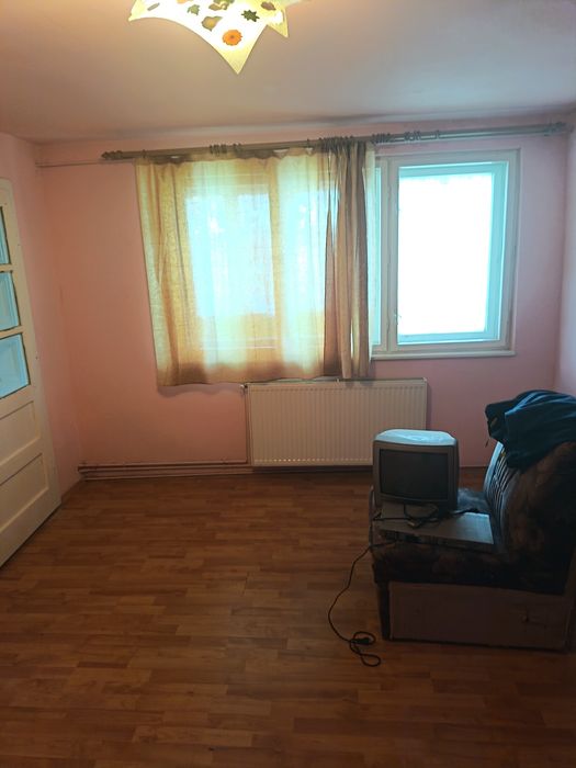 Casa cu 3 camere,bucătărie,baie utilata,centrala