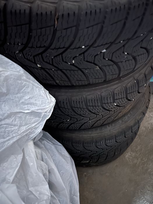 Vand  4 jante aliaj BMW + anvelope all season  R16