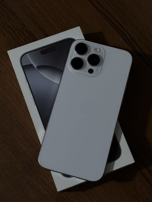 Продаю iPhone 16 Pro Max на 256 г