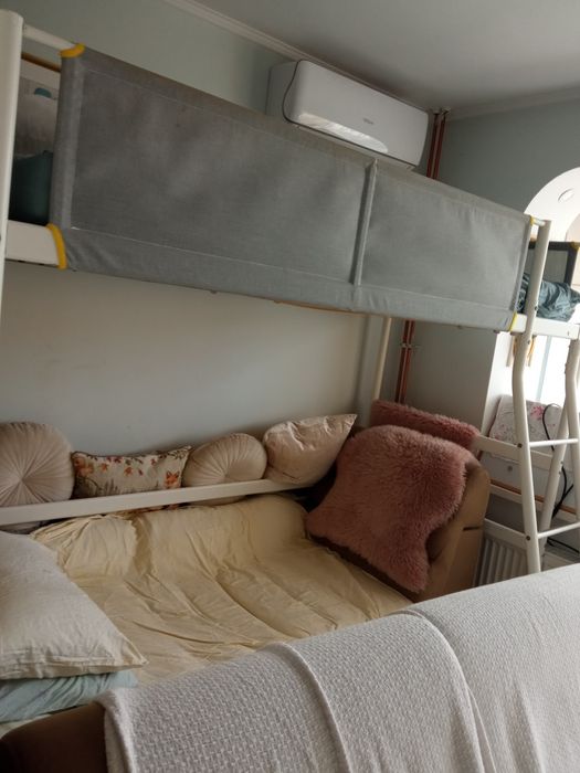 Pat etajat Ikea,din metal,alb,saltea inclusa