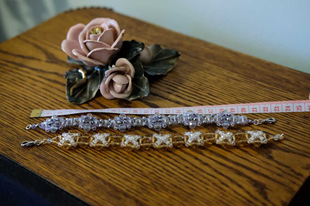 Bratara, handmade din cristale si margele de sticla