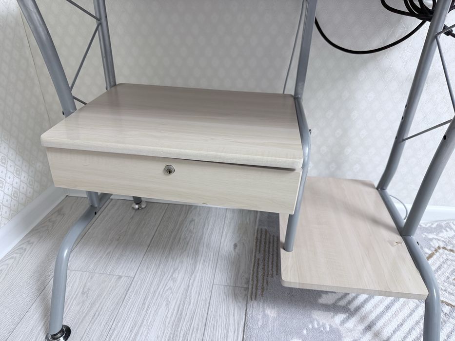 Продаётся рабочий стол