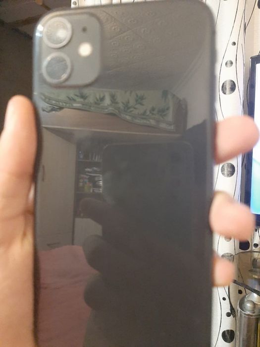 Продам айфон 11 без комплекта