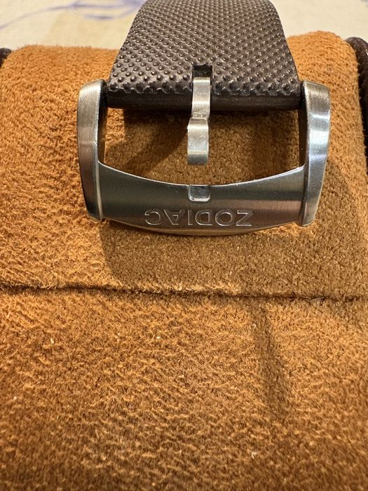 Продавам часовник Zodiac Z 02236