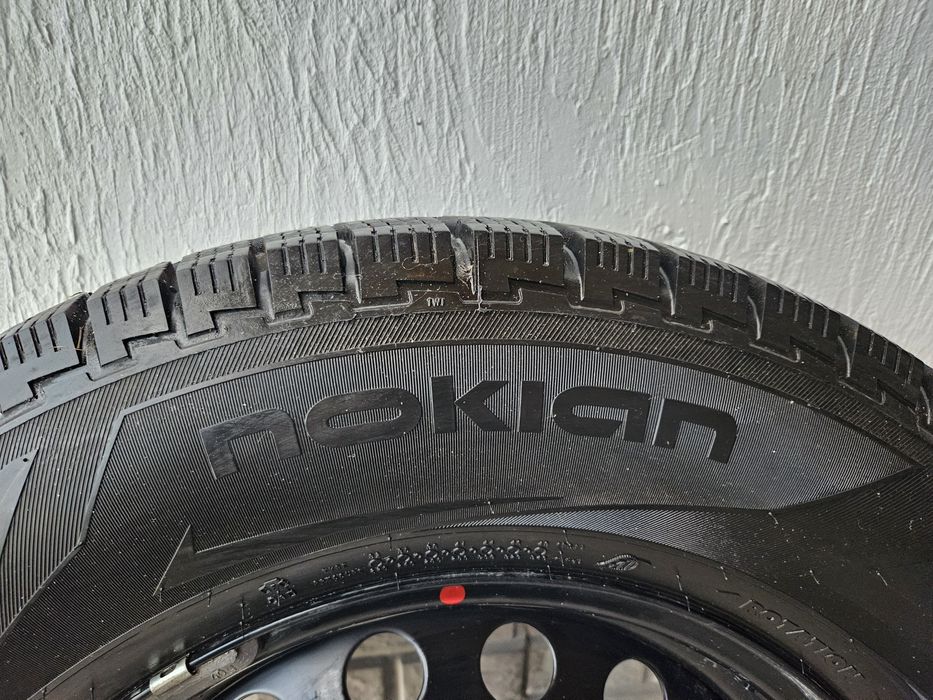 Шина с диском. Колпаки