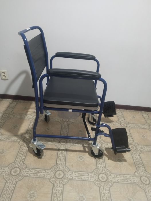 Инвалидная коляска (санитарная)