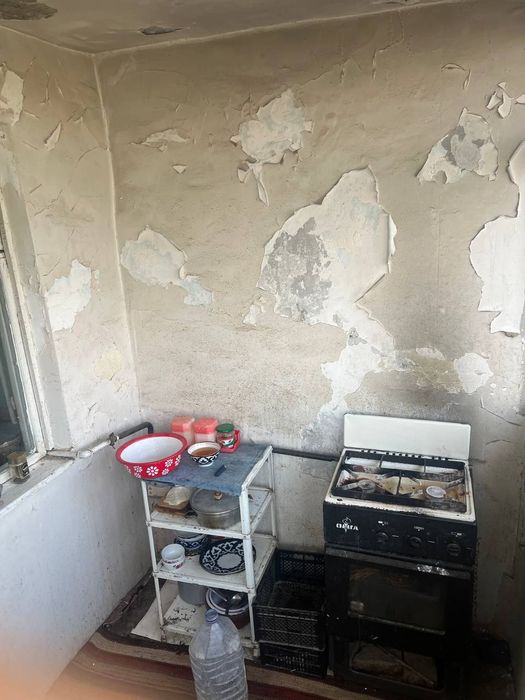 Кулай локацияда катта йул ёкасида жойлашган квартира шошилинч сотилади