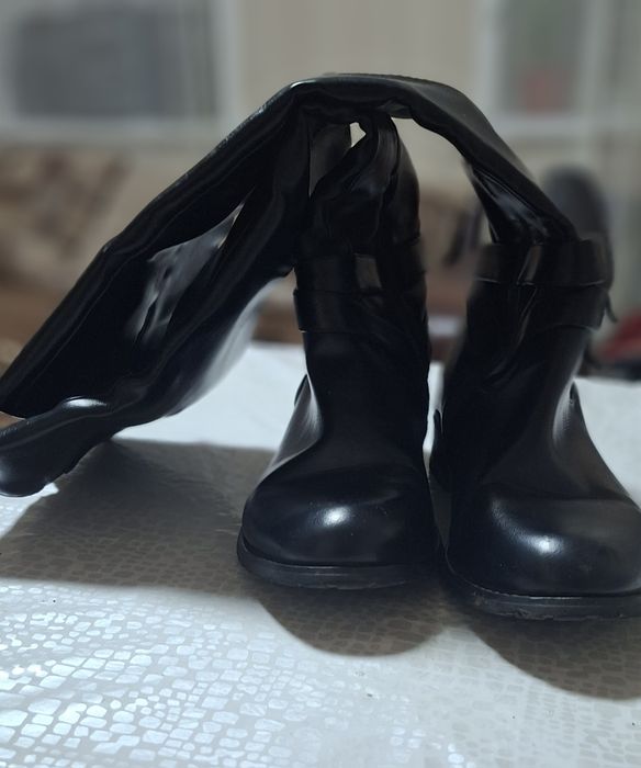 Продам сапоги женские