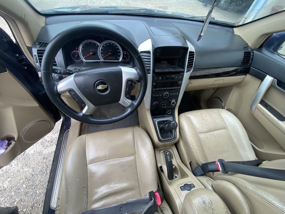 Dezmembrez piese Chevrolet Captiva
