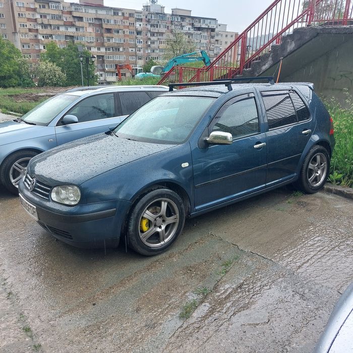 VOLKSWAGEN Golf 2003