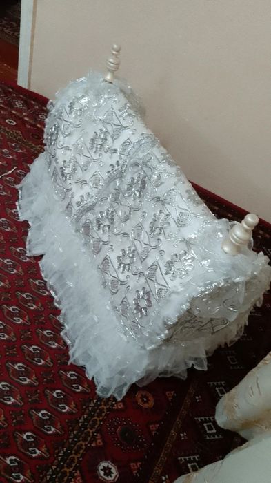 Бешик срочна сотилади йенги...