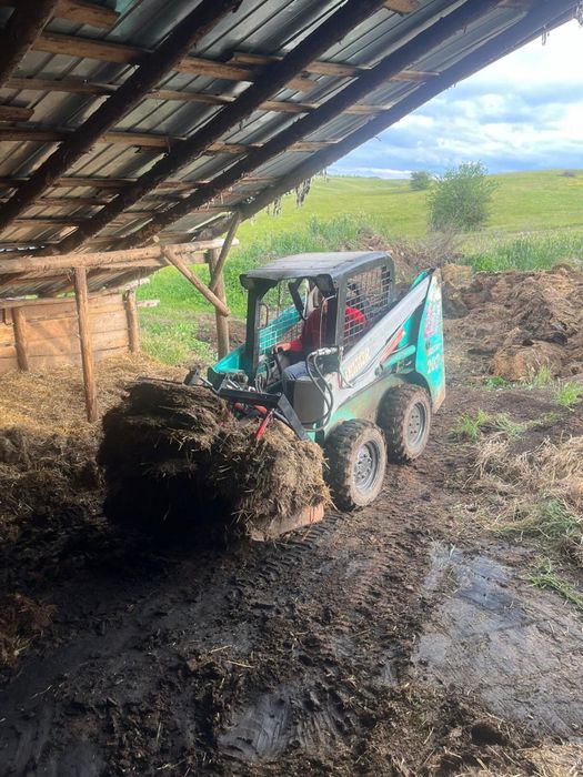 Execut lucrari cu bobcat