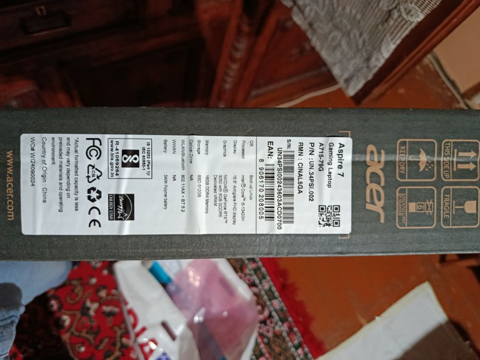 Noutbuk sotiladi yengi koʻp ishlatilmagan