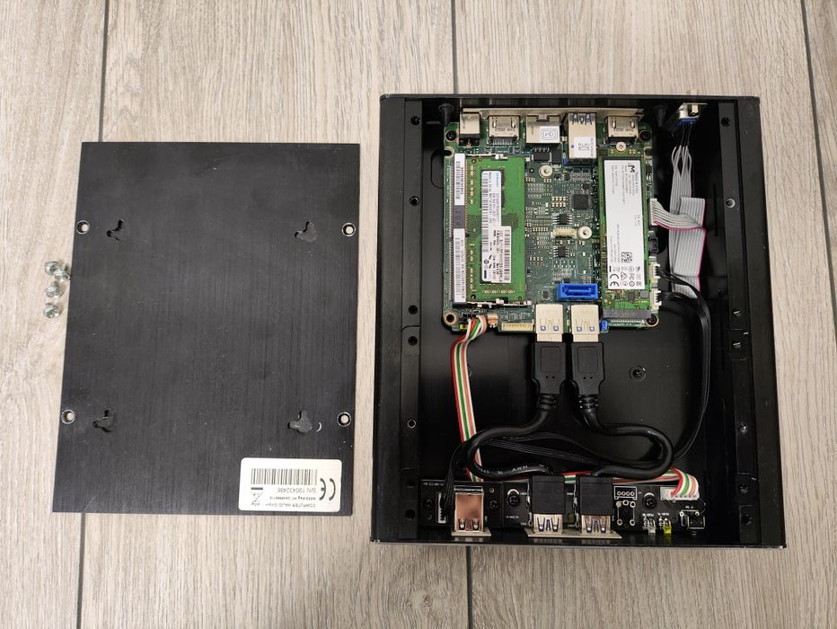 Intel NUC Fanless i3-7100u