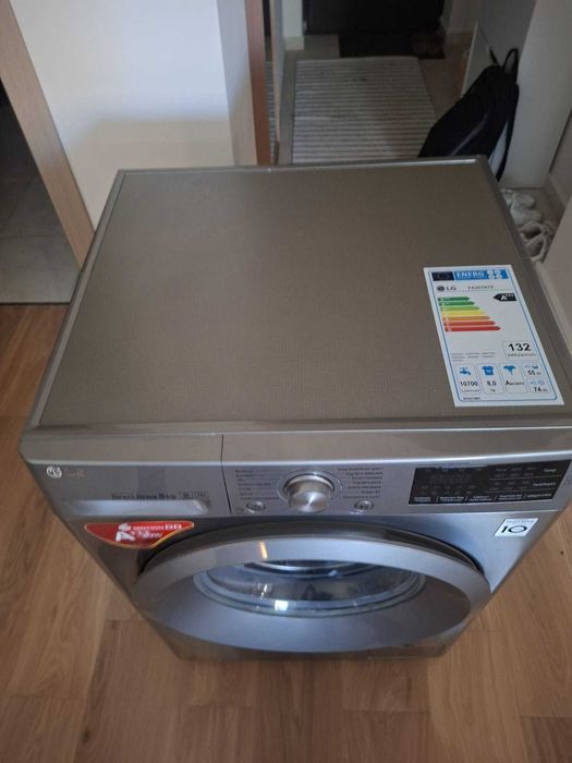 Mașină de spălat LG Direct Drive 8 kg, 1400 rpm