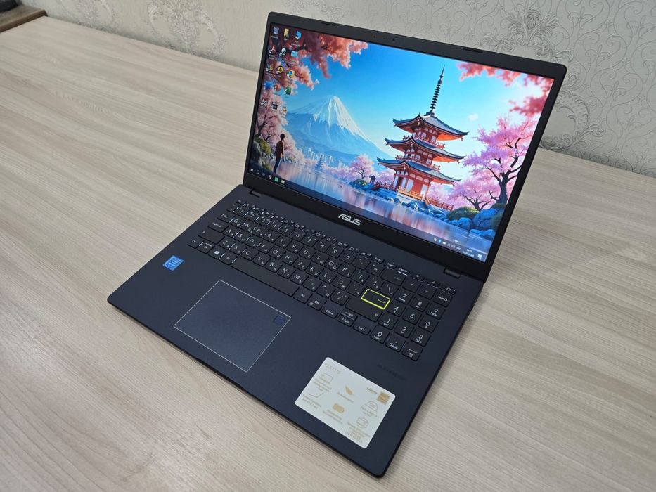 ASUS, 4-х ядер, RAM 8Gb, SSD 256Gb, Full HD IPS