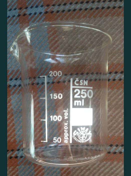 Лабораторни колби,цилиндри