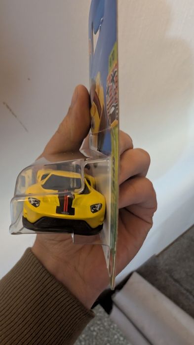 Hot Wheels treasure hunt-2016 Ford GT race/course