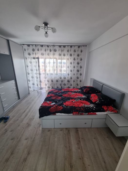 Apartament  3 camere pe Bulevardul Dem Rădulescu