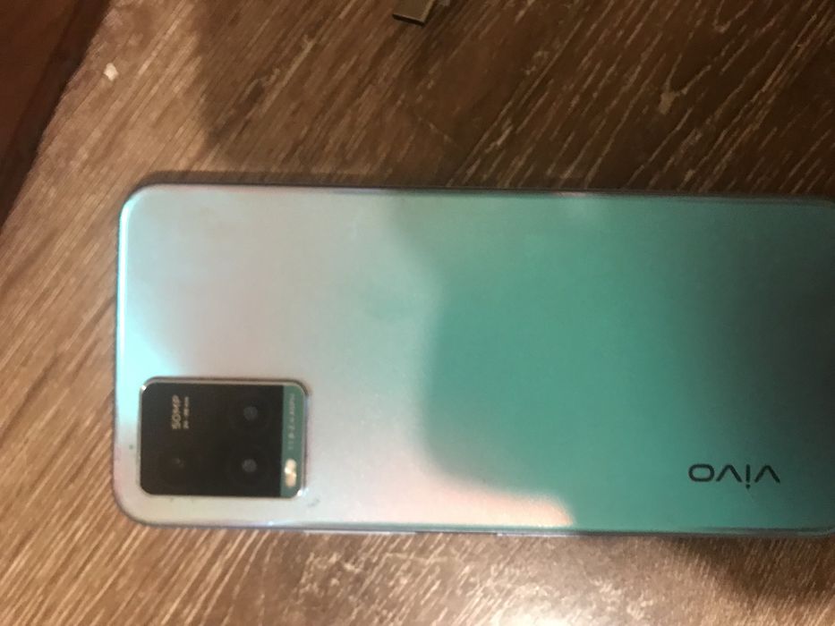 Продам телефон срочно