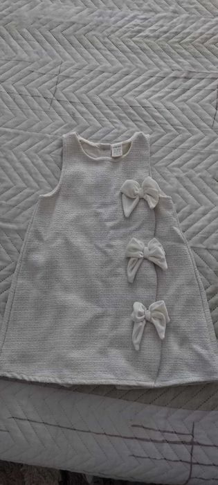 Рокля с панделки