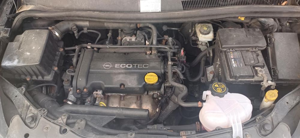 Продавам Opel Corsa  1.3