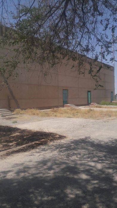 Нотурар бино сотилади