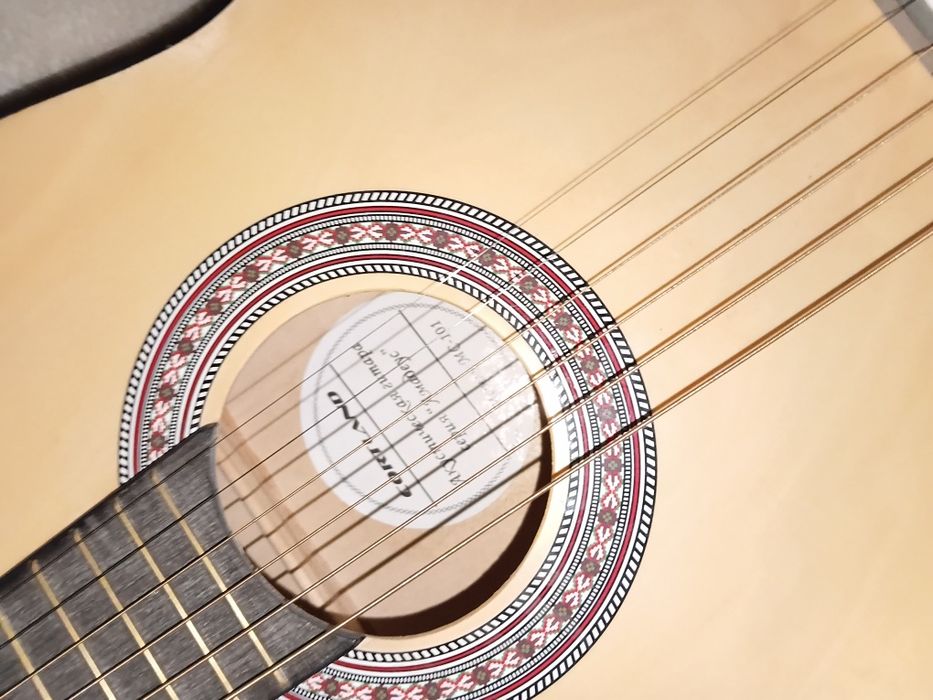 Продам гитару Cortland