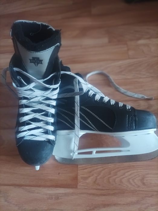 Продам коньки мужские