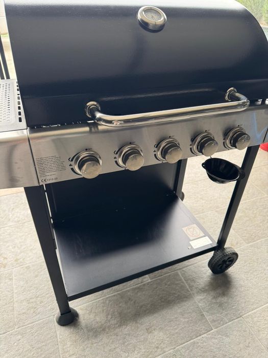 Grătar pe gaz cu 5 arzătoare GD94439 – performanță & robustețe