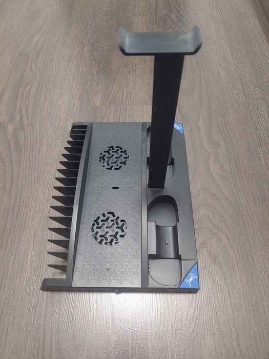 Зарядно за контролери за PS4/PS5