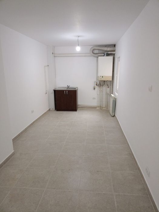 Proprietar inchiriez spatiu comercial stradal