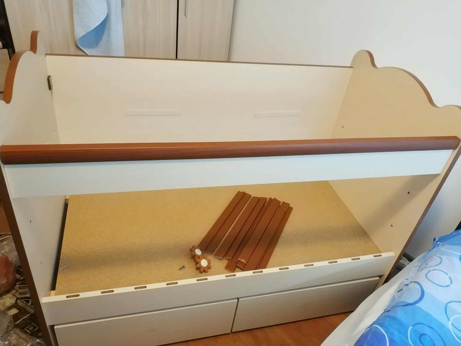 Дървена бебешка кошара + матрак