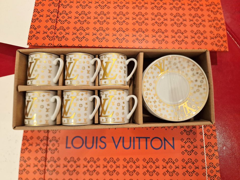Set cafea 12 piese potrivit cadou (logo auriu),cutie ,saculet