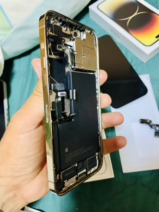 Dezembrez iphone 14 pro max spate cititi descrierea